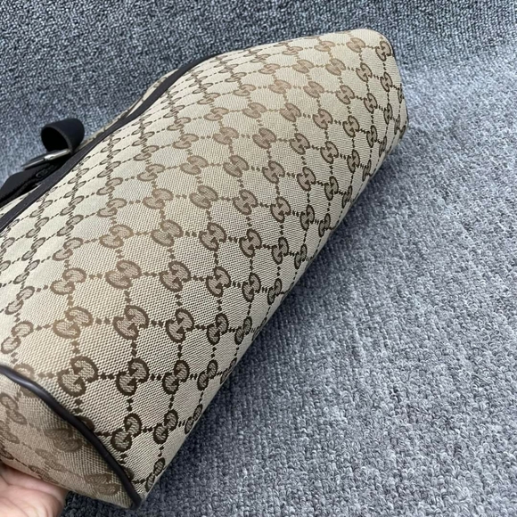 100% Authentic Gucci One Shoulder Messenger Bag 585-101524 - Picture 11 of 15